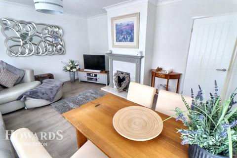 3 bedroom detached bungalow for sale, Waunci Crescent, Gorleston
