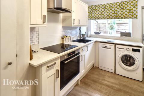 3 bedroom detached bungalow for sale, Waunci Crescent, Gorleston