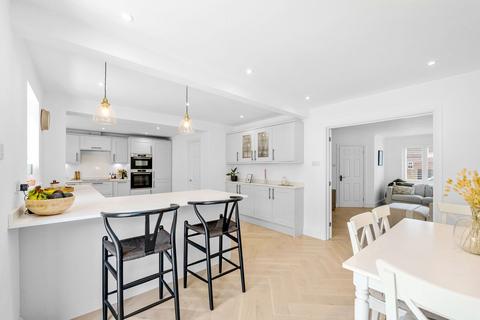3 bedroom link detached house for sale, Danvers Way, Caterham CR3
