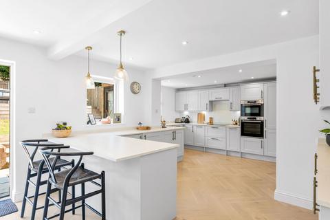 3 bedroom link detached house for sale, Danvers Way, Caterham CR3