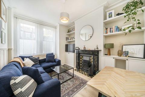 2 bedroom flat for sale, Avarn Road, London SW17