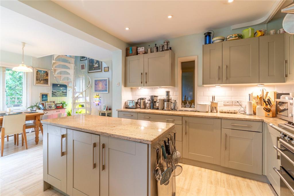Kitchen/Island