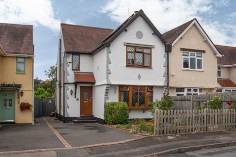 8 Cyprus Avenue, Astwood Bank, Redditch, B96 6HF