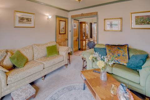 8 Cyprus Avenue, Astwood Bank, Redditch, B96 6HF