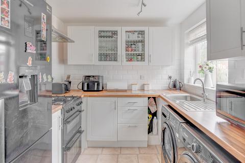 17 Abbotswood Close, Redditch, B98 0QD