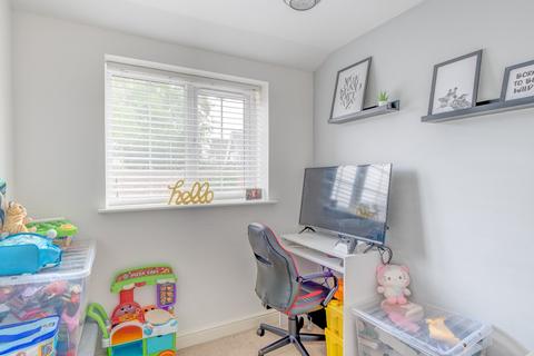 17 Abbotswood Close, Redditch, B98 0QD