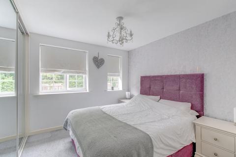 17 Abbotswood Close, Redditch, B98 0QD