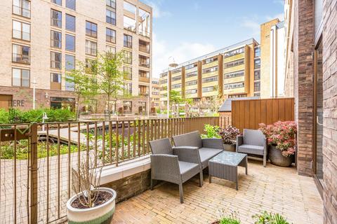 2 bedroom flat for sale, London N4