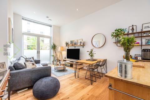 2 bedroom flat for sale, London N4