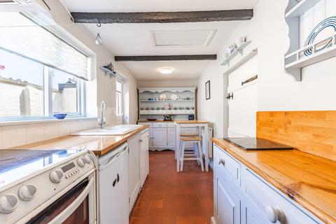 undefined, Chain Free and Charming Coastal Cottage in Winterton-on-Sea, Just a Short Stroll to the Beach