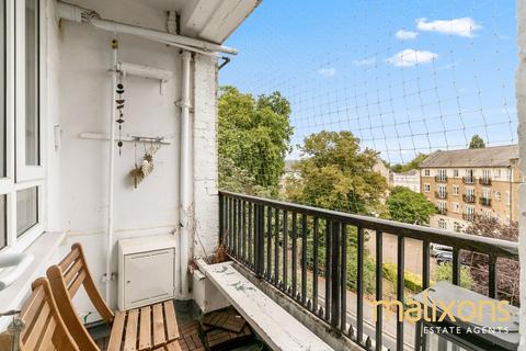 3 bedroom flat for sale, Tulse Hill, London SW2