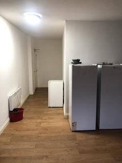 1 bedroom in a house share to rent, BOLTON BL1