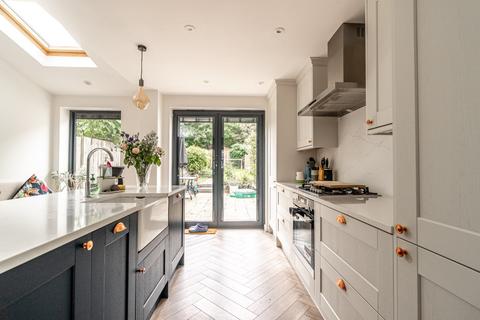 4 bedroom end of terrace house for sale, Burnham Road, Hertfordshire AL1