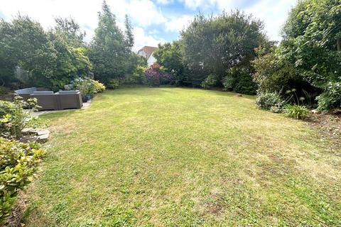 3 Lower Hillcrest, Helston, TR13 8TF