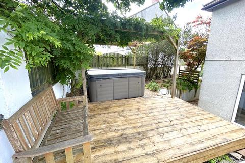 3 Lower Hillcrest, Helston, TR13 8TF