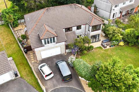 3 Lower Hillcrest, Helston, TR13 8TF