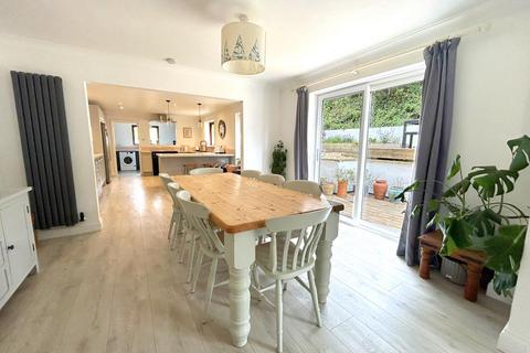 3 Lower Hillcrest, Helston, TR13 8TF