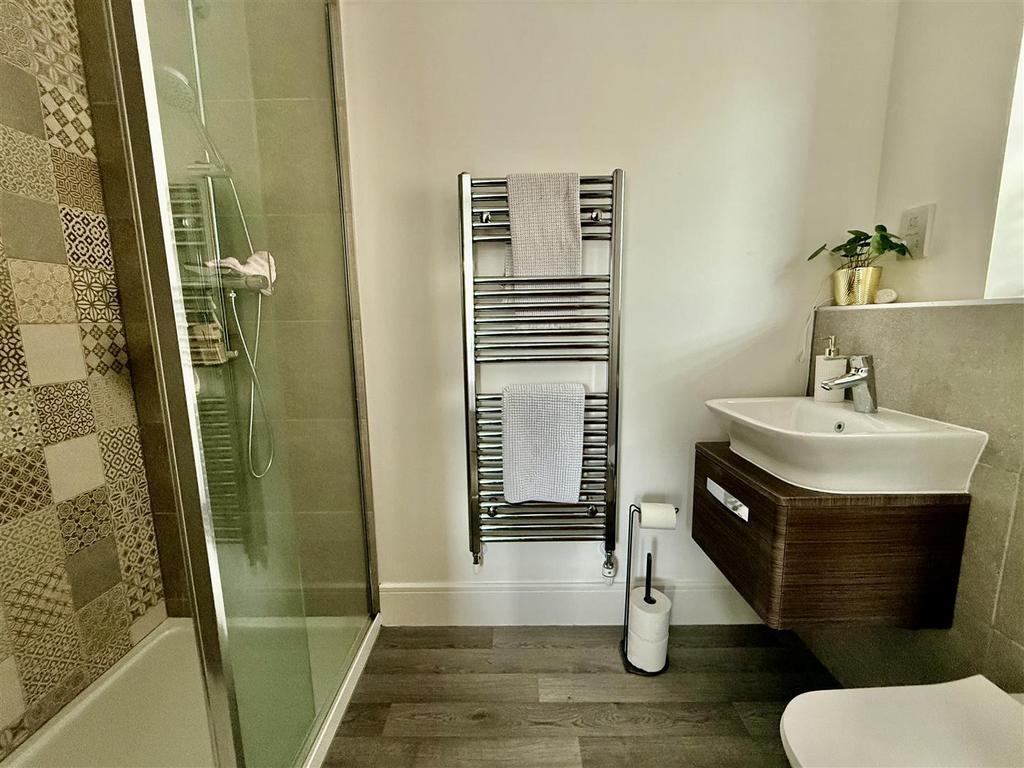 Ensuite