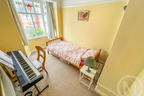 10 Manor Road, Blackpool, FY1 4EB