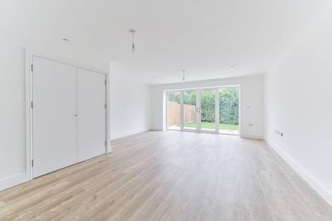 undefined, Blossom Way, Carshalton SM5