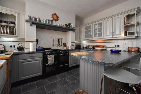 3 bedroom semi-detached house for sale, Sedlescombe Road North, St. Leonards-On-Sea