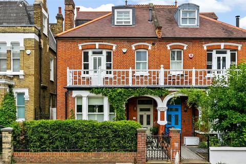 69 Priory Road, Richmond, TW9 3DH