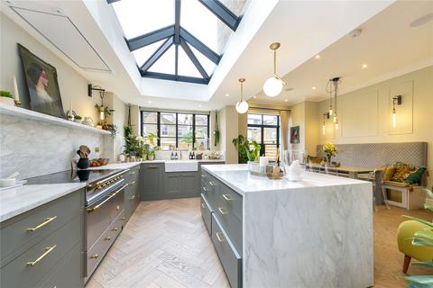 69 Priory Road, Richmond, TW9 3DH