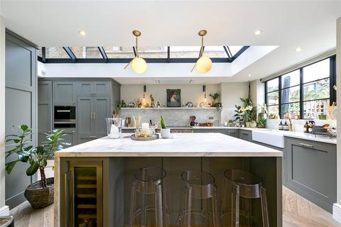 69 Priory Road, Richmond, TW9 3DH