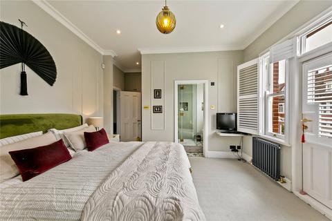 69 Priory Road, Richmond, TW9 3DH