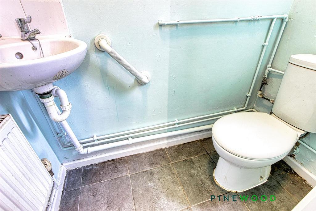 Ground floor wc