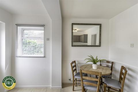 undefined, Crompton Avenue, Doncaster