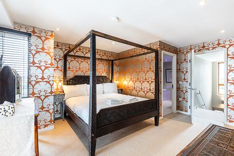 2 bedroom flat to rent,  Hardwicks Square, London SW18