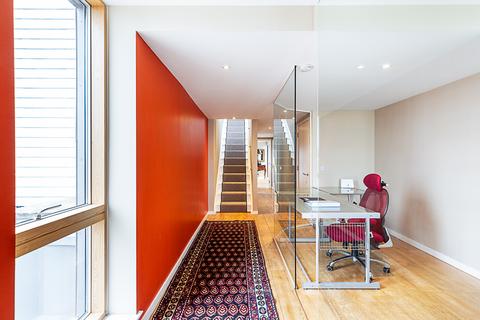 2 bedroom flat to rent,  Hardwicks Square, London SW18