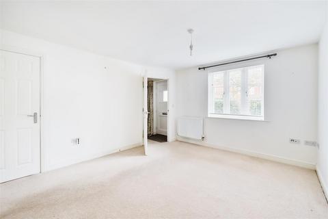 6 Buttercup Close, Salisbury, SP2 8FA