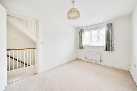 6 Buttercup Close, Salisbury, SP2 8FA