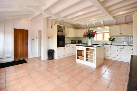 4 bedroom detached bungalow for sale, * SIGNATURE HOMES * Ashwells Road, Pilgrims Hatch