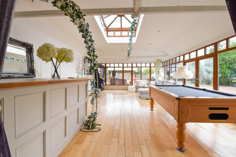 undefined, * SIGNATURE HOMES * Ashwells Road, Pilgrims Hatch