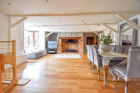 undefined, * SIGNATURE HOMES * Ashwells Road, Pilgrims Hatch
