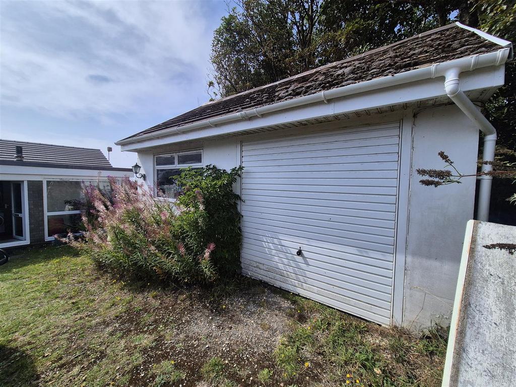 Garage / workshop