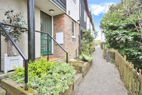 28 Cedarhurst, Bromley, BR1 4JR