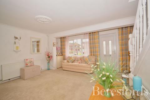 2 bedroom terraced house for sale, Walton Road, Romford, RM5