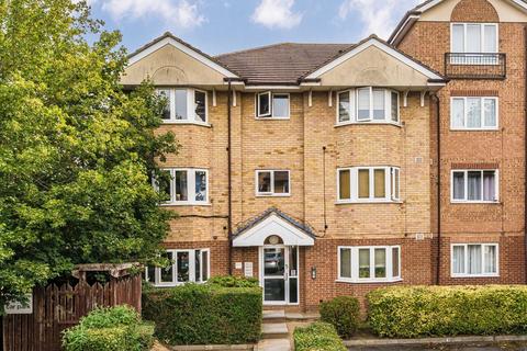 Varsity Drive, Twickenham TW1