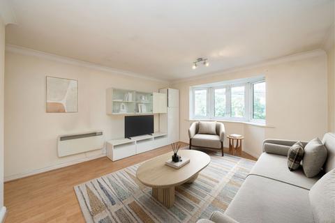 2 bedroom flat for sale, Varsity Drive, Twickenham TW1
