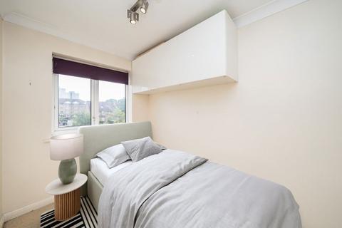 2 bedroom flat for sale, Varsity Drive, Twickenham TW1