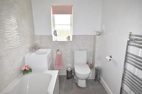 4 bedroom detached house for sale, Mead Way, Balderton, Newark