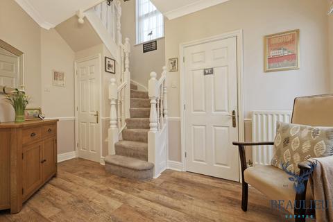 9 Multon Lea, Chelmsford, CM1 6EF