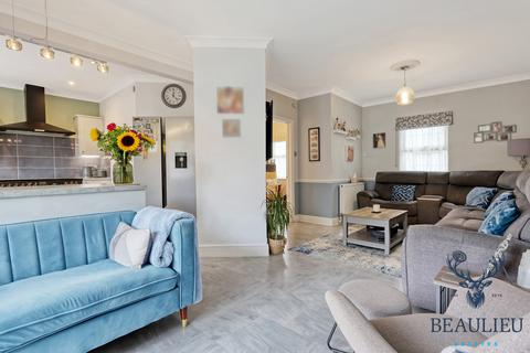 9 Multon Lea, Chelmsford, CM1 6EF