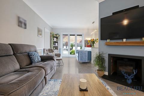 9 Multon Lea, Chelmsford, CM1 6EF