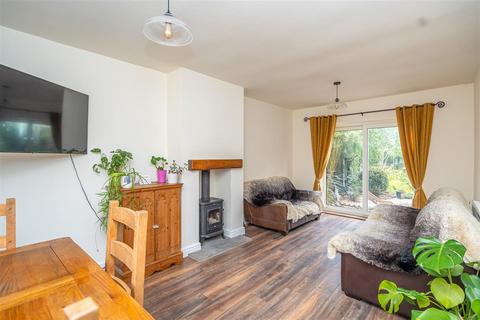 9 Ashenden Rise, Wolverhampton, WV3 8LE