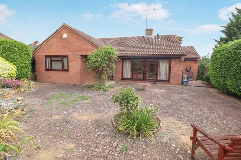 3 bedroom detached bungalow for sale, Sandringham Close, Rushden NN10